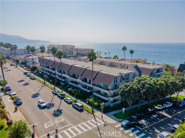 Baypoint at Catalina Ave and Topaz, path straight to the waves