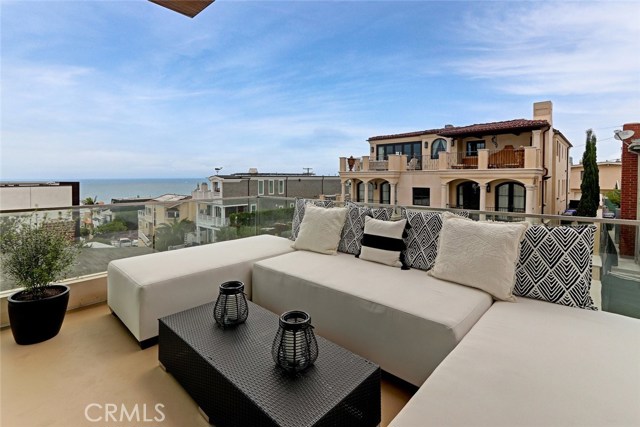 324 17th Street, Manhattan Beach, California 90266, 4 Bedrooms Bedrooms, ,4 BathroomsBathrooms,Residential,Sold,17th,SB17118466