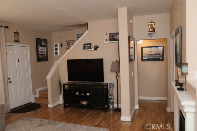 2 Bed Home for Sale in Van Nuys, California