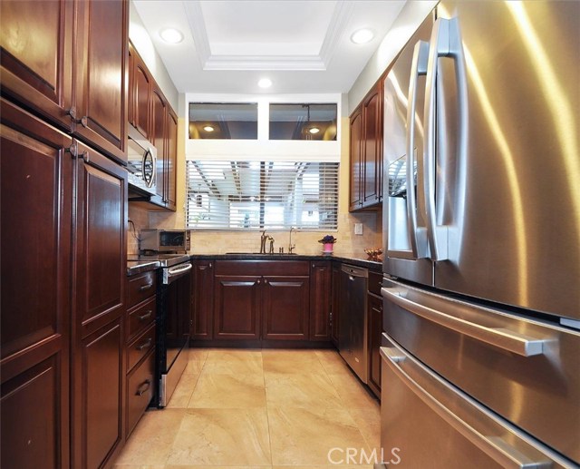 This is a carefully selected and thoughfully designed kitchen! The Seller loves to cook.