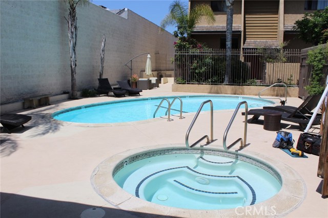 2308 Mathews Avenue, Redondo Beach, California 90278, 3 Bedrooms Bedrooms, ,2 BathroomsBathrooms,Residential,Sold,Mathews,OC18152934