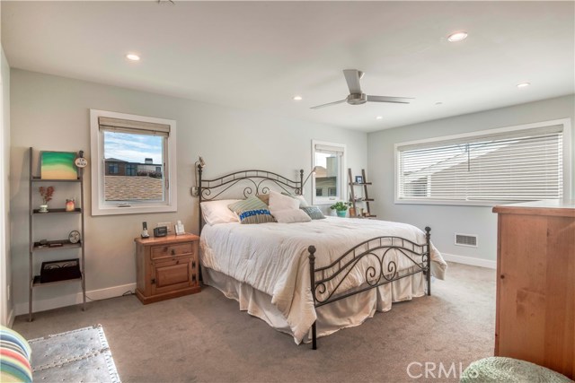 1074 7th Street, Hermosa Beach, California 90254, 4 Bedrooms Bedrooms, ,3 BathroomsBathrooms,Residential,Sold,7th,SB19068500