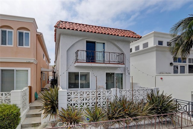 724 Manhattan Beach Boulevard, Manhattan Beach, California 90266, ,Residential Income,Sold,Manhattan Beach,SB19146430