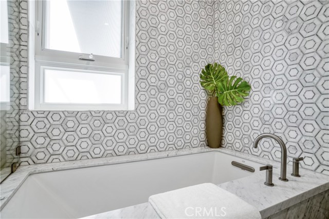 301 20th Street, Manhattan Beach, California 90266, 4 Bedrooms Bedrooms, ,5 BathroomsBathrooms,Residential,Sold,20th,SB19211056