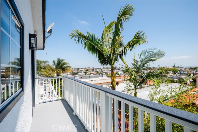 1510 Harper Avenue, Redondo Beach, California 90278, 4 Bedrooms Bedrooms, ,3 BathroomsBathrooms,Residential,Sold,Harper,SB20094082