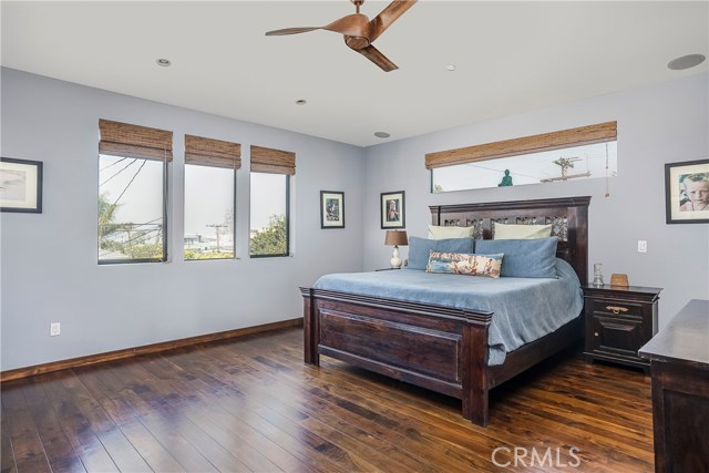 310 Hollowell Avenue, Hermosa Beach, California 90254, 4 Bedrooms Bedrooms, ,4 BathroomsBathrooms,Residential,Sold,Hollowell,SB20035338