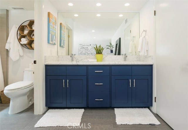 943 1st Street, Hermosa Beach, California 90254, 2 Bedrooms Bedrooms, ,2 BathroomsBathrooms,Residential,Sold,1st,SB17097562