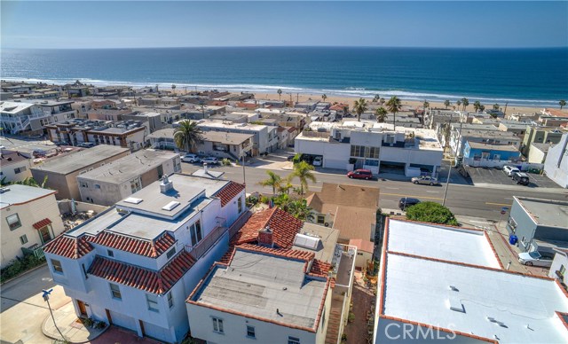 3905 Crest Drive, Manhattan Beach, California 90266, 3 Bedrooms Bedrooms, ,Residential,Sold,Crest,SB19240278