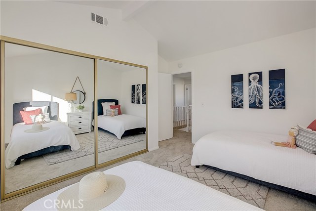 2215 Huntington Lane, Redondo Beach, California 90278, 3 Bedrooms Bedrooms, ,2 BathroomsBathrooms,Residential,Sold,Huntington,PW21010737