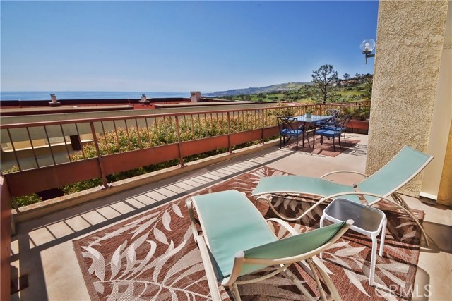 3200 La Rotonda Drive, Rancho Palos Verdes, California 90275, 2 Bedrooms Bedrooms, ,1 BathroomBathrooms,Residential,Sold,La Rotonda,PV17078418