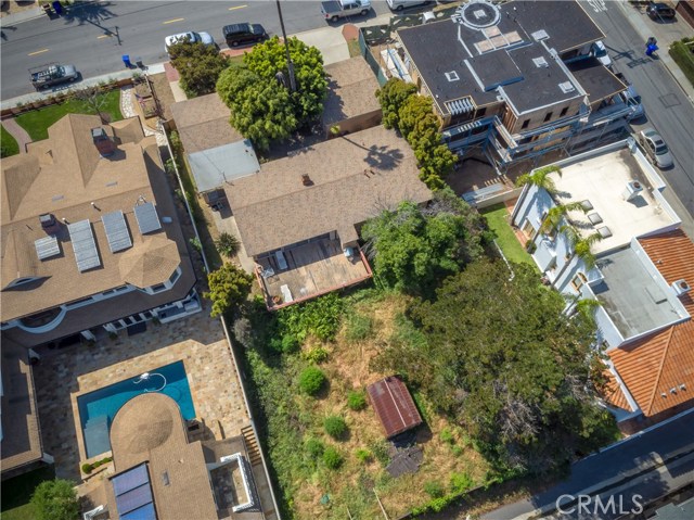 1020 Pacific Avenue, Manhattan Beach, California 90266, 4 Bedrooms Bedrooms, ,1 BathroomBathrooms,Residential,Sold,Pacific,SB17069803