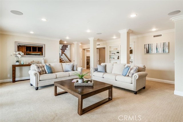 4600 Rollando Drive, Rolling Hills Estates, California 90274, 5 Bedrooms Bedrooms, ,4 BathroomsBathrooms,Residential,Sold,Rollando,PV19270515