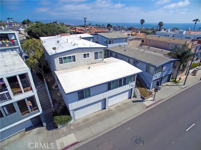 740 Manhattan Beach Boulevard, Manhattan Beach, California 90266, ,Residential Income,Sold,Manhattan Beach,PW18165748