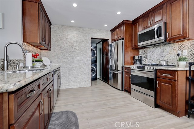 926 1st Street, Hermosa Beach, California 90254, 2 Bedrooms Bedrooms, ,2 BathroomsBathrooms,Residential,Sold,1st,SB20082752