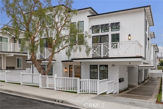 2114 Carnegie Lane, Redondo Beach, California 90278, 4 Bedrooms Bedrooms, ,4 BathroomsBathrooms,Residential,Sold,Carnegie,SB21029726