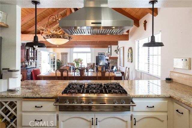 Inviting Kitchen with 6 Burner Viking Stove!