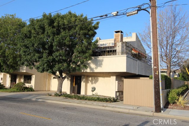 2200 Mathews Avenue, Redondo Beach, California 90278, 3 Bedrooms Bedrooms, ,2 BathroomsBathrooms,Residential,Sold,Mathews,SB17088942