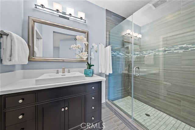 2 Bed Home for Sale in Hawthorne, California
