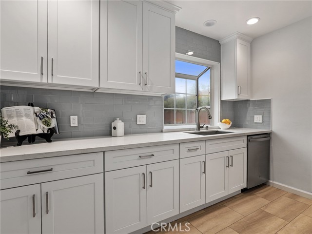 2 Bed Home for Sale in Van Nuys, California