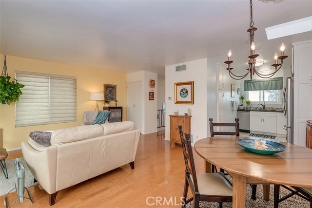 463 36th Place, Manhattan Beach, California 90266, 2 Bedrooms Bedrooms, ,1 BathroomBathrooms,Residential,Sold,36th,SB19098375