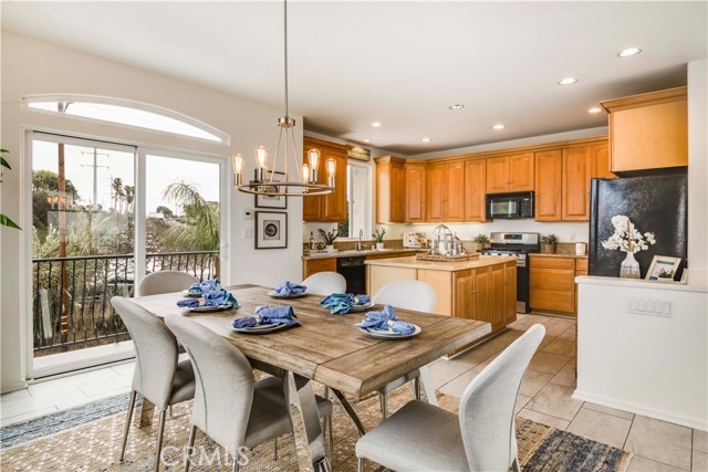 3805 Crest Drive, Manhattan Beach, California 90266, 3 Bedrooms Bedrooms, ,3 BathroomsBathrooms,Residential,Sold,Crest,SB19150131