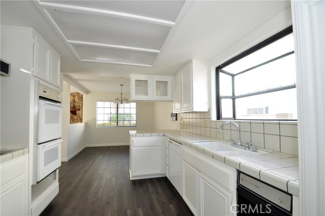 2404 Huntington Lane, Redondo Beach, California 90278, 3 Bedrooms Bedrooms, ,2 BathroomsBathrooms,Residential,Sold,Huntington Lane,SB18166287