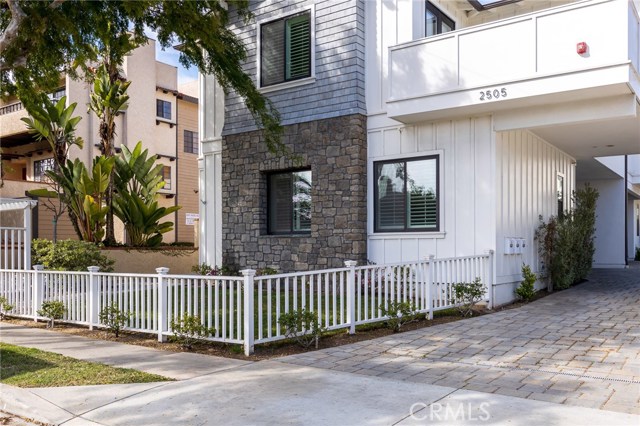 2505 Grant Avenue, Redondo Beach, California 90278, 4 Bedrooms Bedrooms, ,3 BathroomsBathrooms,Residential,Sold,Grant,SB20051455