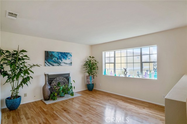 BACK HOUSE: UPSTAIRS LIVING ROOM AND GAS FIREPLACE