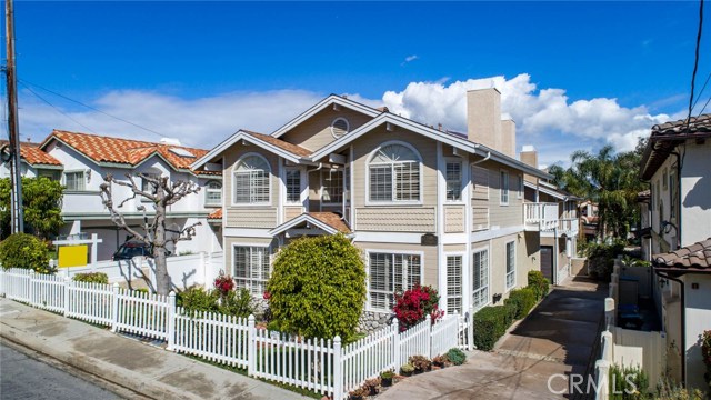 2415 Marshallfield Lane, Redondo Beach, California 90278, 4 Bedrooms Bedrooms, ,3 BathroomsBathrooms,Residential,Sold,Marshallfield,PV20066212