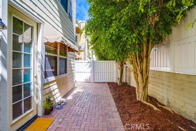 1800 Pacific Coast Highway, Redondo Beach, California 90277, 4 Bedrooms Bedrooms, ,2 BathroomsBathrooms,Residential,Sold,Pacific Coast Highway,SB21134588