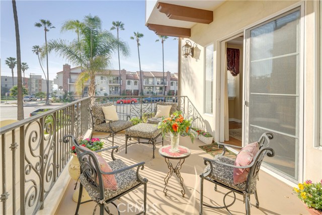 1208 Catalina Avenue, Redondo Beach, California 90277, 4 Bedrooms Bedrooms, ,3 BathroomsBathrooms,Residential,Sold,Catalina,SB17062323