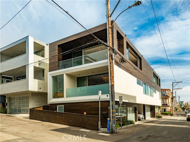 218 1st Place, Manhattan Beach, California 90266, 3 Bedrooms Bedrooms, ,3 BathroomsBathrooms,Residential,Sold,1st,PV21075886