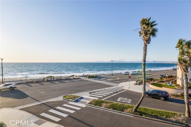 1800 Esplanade, Redondo Beach, California 90277, 3 Bedrooms Bedrooms, ,2 BathroomsBathrooms,Residential,Sold,Esplanade,SB18062659