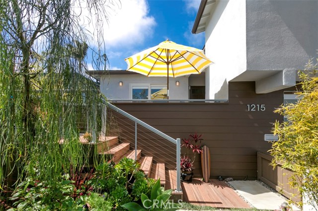 1215 Stanford Avenue, Redondo Beach, California 90278, 4 Bedrooms Bedrooms, ,3 BathroomsBathrooms,Residential,Sold,Stanford,SB17087258