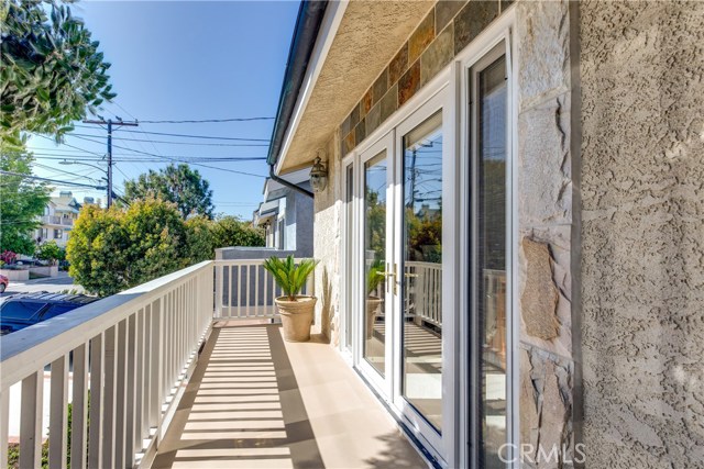 1626 Stanford Avenue, Redondo Beach, California 90278, 3 Bedrooms Bedrooms, ,2 BathroomsBathrooms,Residential,Sold,Stanford,SB19199450