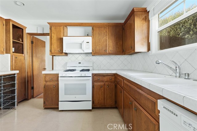 423 Avenue D, Redondo Beach, California 90277, 3 Bedrooms Bedrooms, ,1 BathroomBathrooms,Residential,Sold,Avenue D,SB20241282