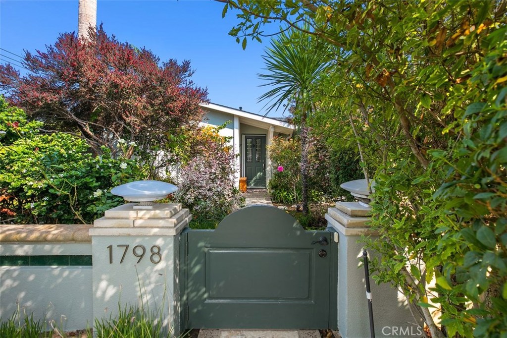 1798 KENWOOD PLACE, COSTA MESA, CA 92627 MCoastal