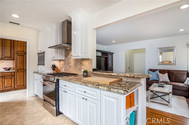 719 Maria Avenue, Redondo Beach, California 90277, 3 Bedrooms Bedrooms, ,2 BathroomsBathrooms,Residential,Sold,Maria,SB19111857