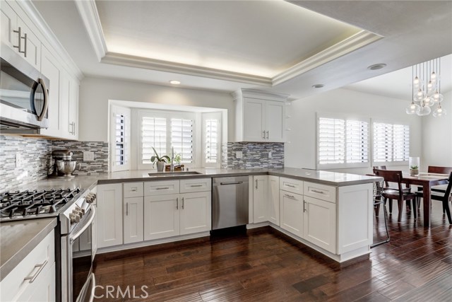 111 Guadalupe Avenue, Redondo Beach, California 90277, 4 Bedrooms Bedrooms, ,3 BathroomsBathrooms,Residential,Sold,Guadalupe,SB20243736