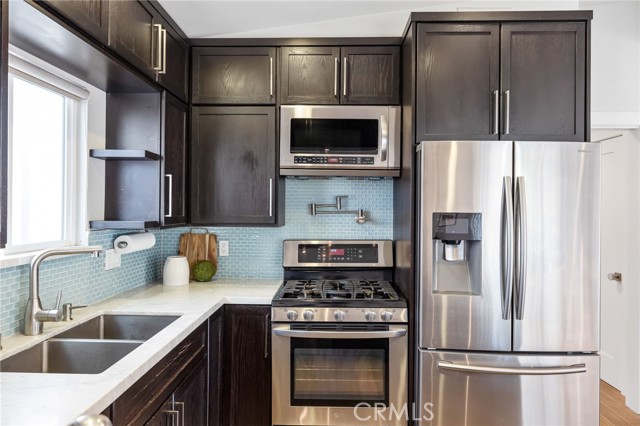 817 Valley Drive, Manhattan Beach, California 90266, 3 Bedrooms Bedrooms, ,2 BathroomsBathrooms,Residential,Sold,Valley,SB21017853