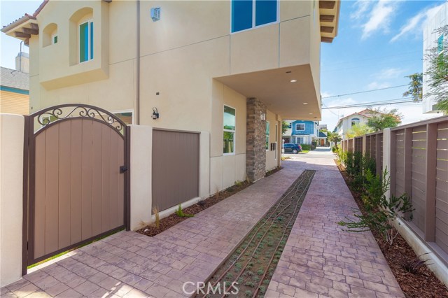 2315 Clark Lane, Redondo Beach, California 90278, 4 Bedrooms Bedrooms, ,3 BathroomsBathrooms,Residential,Sold,Clark,SB17195464