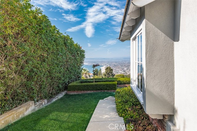 2305 Via Acalones, Palos Verdes Estates, California 90274, 3 Bedrooms Bedrooms, ,2 BathroomsBathrooms,Residential,Sold,Via Acalones,SB19041720