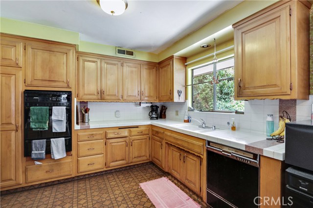 1 Sweetgrass, Rolling Hills Estates, California 90274, 3 Bedrooms Bedrooms, ,3 BathroomsBathrooms,Residential,Sold,Sweetgrass,SB17175278