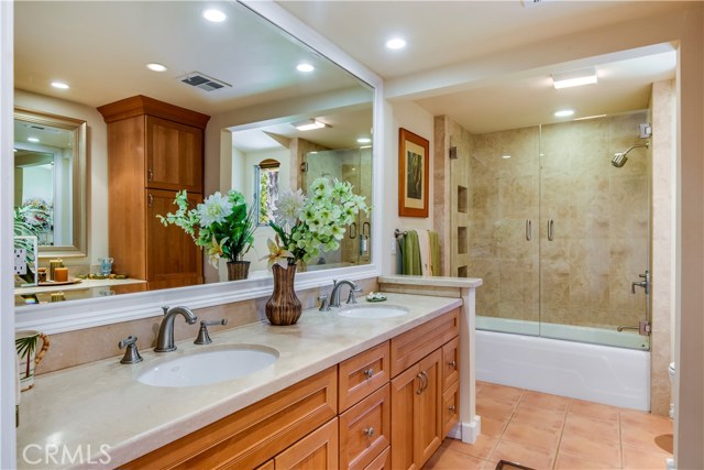 2115 Via Visalia, Palos Verdes Estates, California 90274, 3 Bedrooms Bedrooms, ,2 BathroomsBathrooms,Residential,Sold,Via Visalia,PV18145960