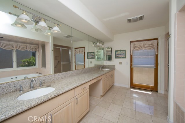 37 Via Malona, Rancho Palos Verdes, California 90275, 5 Bedrooms Bedrooms, ,6 BathroomsBathrooms,Residential,Sold,Via Malona,PV17218052