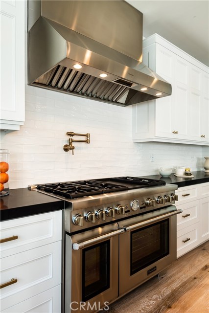 856 14th Street, Manhattan Beach, California 90266, 5 Bedrooms Bedrooms, ,5 BathroomsBathrooms,Residential,Sold,14th,SB18245508