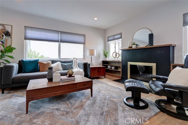 838 16th Street, Hermosa Beach, California 90254, 3 Bedrooms Bedrooms, ,1 BathroomBathrooms,Residential,Sold,16th,SB19108845