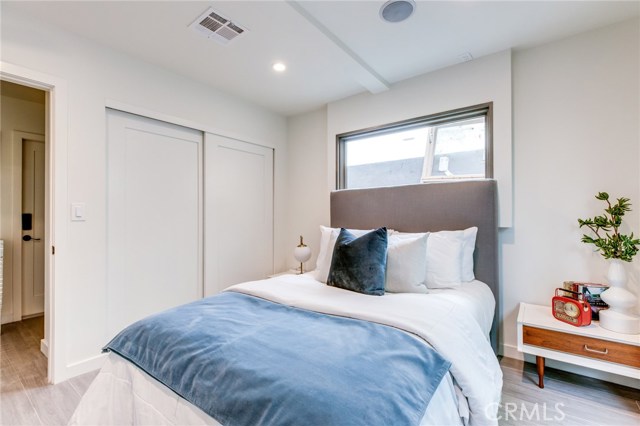 206 Moonstone Street, Manhattan Beach, California 90266, 4 Bedrooms Bedrooms, ,1 BathroomBathrooms,Residential,Sold,Moonstone,SB19150217