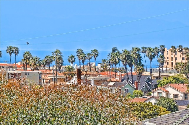 313 Avenue F, Redondo Beach, California 90277, 5 Bedrooms Bedrooms, ,4 BathroomsBathrooms,Residential,Sold,Avenue F,PV18077092