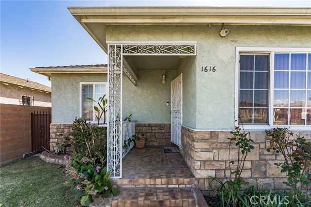 3 Bed Home for Sale in Compton, California